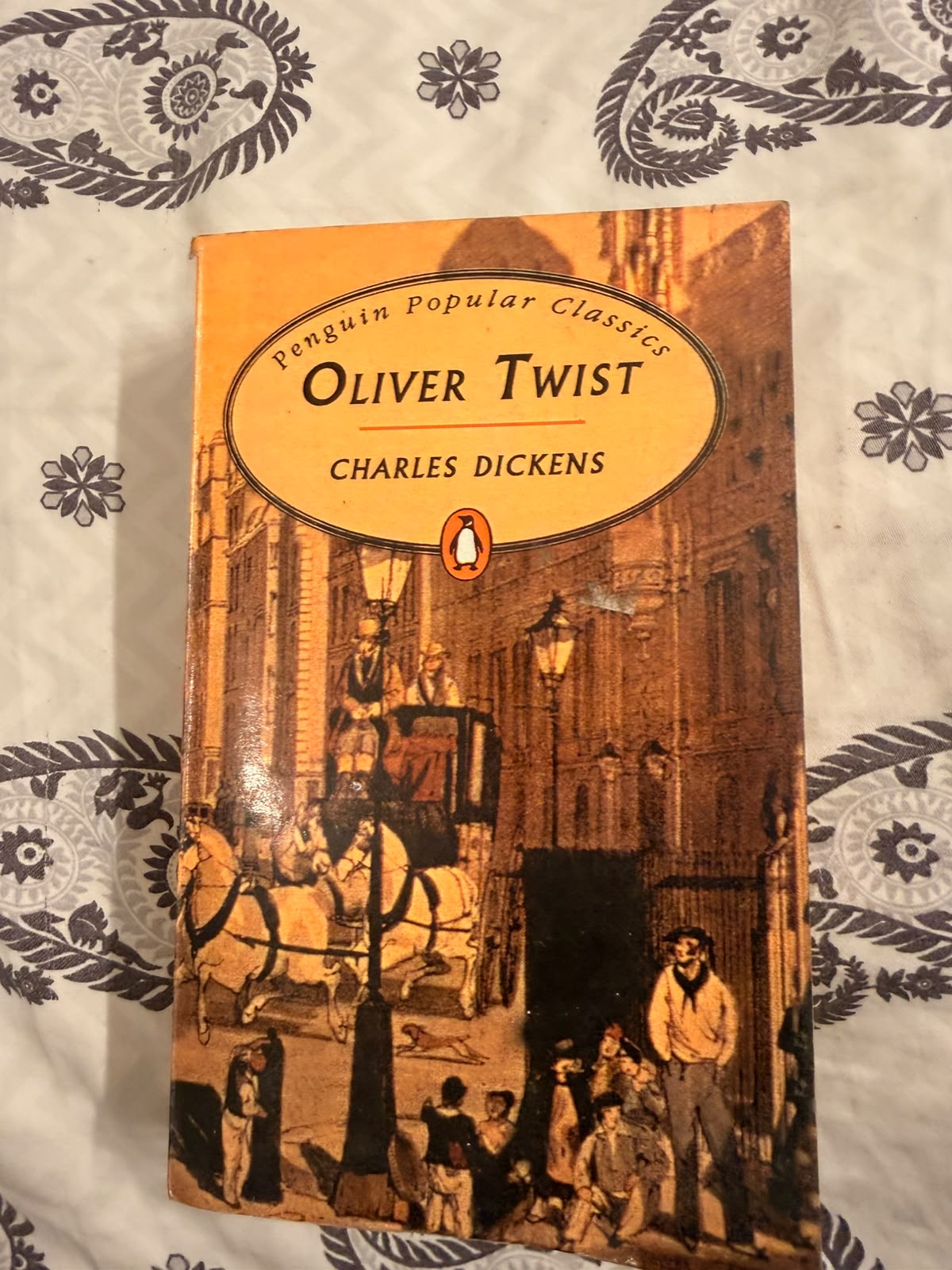 Oliver Twist book
