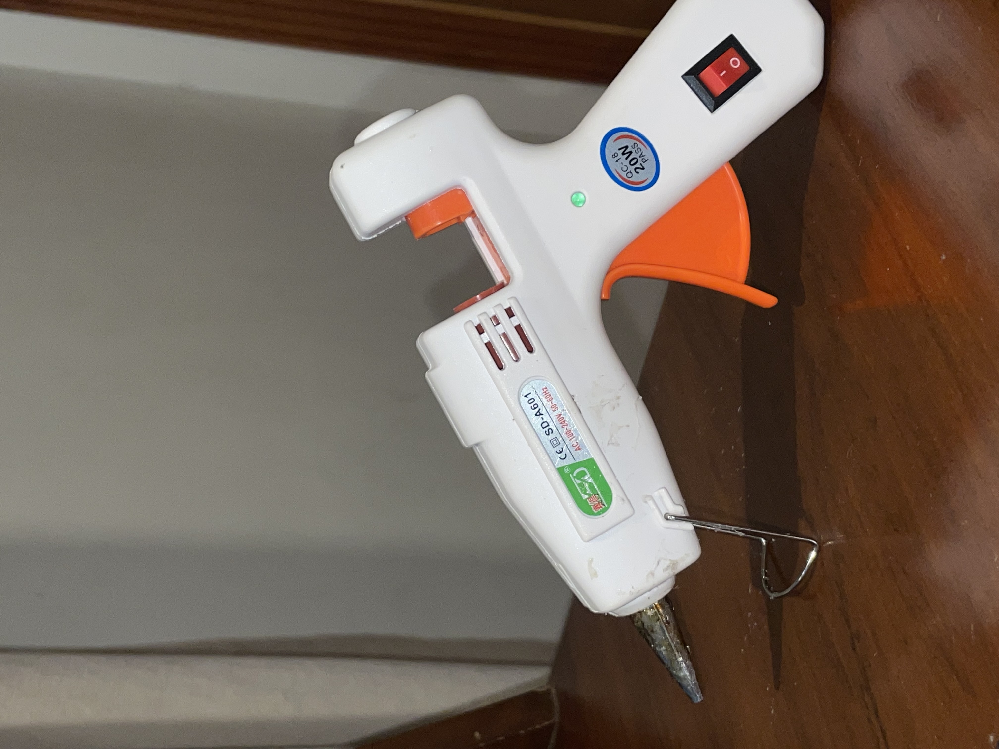 Glue gun
